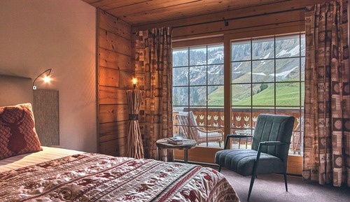 Zimmer, 1 Doppelbett oder 2 Einzelbetten, Balkon, Bergblick