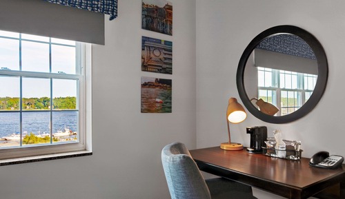 Zimmer, 1 King-Bett, Flussblick (Shower Only)