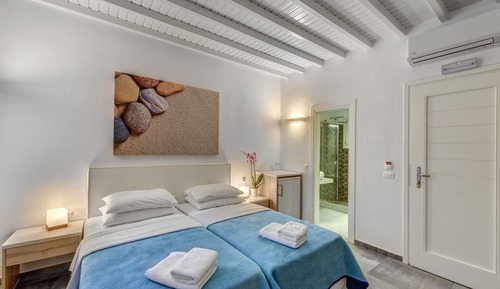 Superior-Doppel- oder -Zweibettzimmer