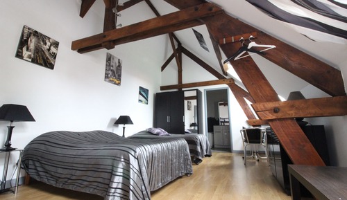 Familienzimmer, Annex