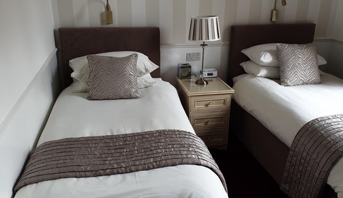 Zweibettzimmer, mit Bad