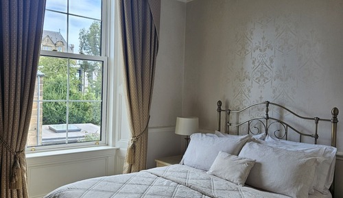 Doppelzimmer, mit Bad (Double Room 2)