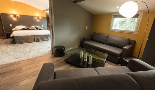 Familienzimmer, Annex