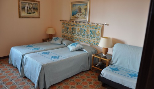 Standard-Doppel- oder -Zweibettzimmer