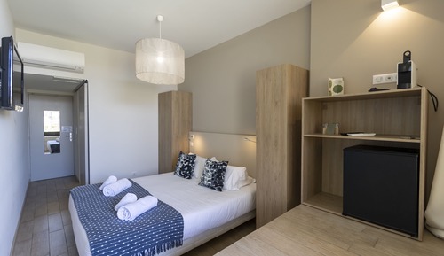 Comfort-Doppelzimmer, Terrasse, eingeschränkter Meerblick