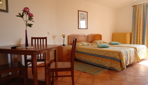 Studio (2 adults)