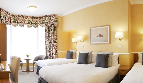 Suite, mit Bad (2 adults & 2 Children)