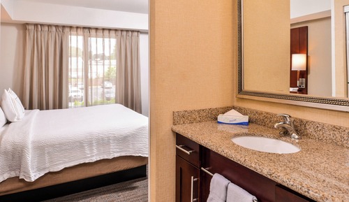 Studio, 1 King-Bett und Schlafsofa (Mobility/Hearing Accessible, Tub)