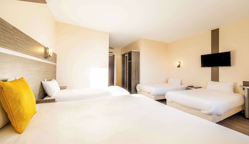 Standard Room - 1 Double Bed 3 Single Beds