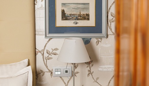 Superior-Doppel- oder -Zweibettzimmer