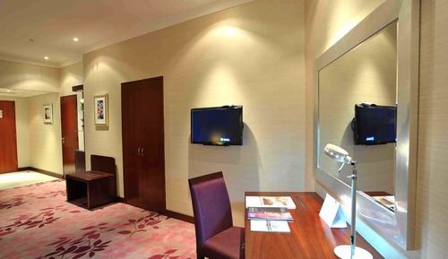 Suite, 2 Schlafzimmer (Spacious Partial Kaaba View)