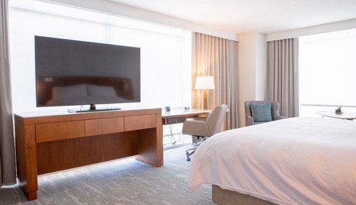Traditional-Zimmer, 1 King-Bett (Hearing Accessible)