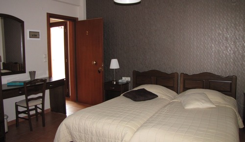 Dreibettzimmer, Poolblick (first floor)