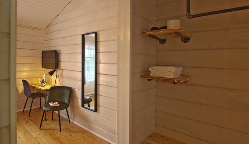 Superior-Doppel- oder -Zweibettzimmer