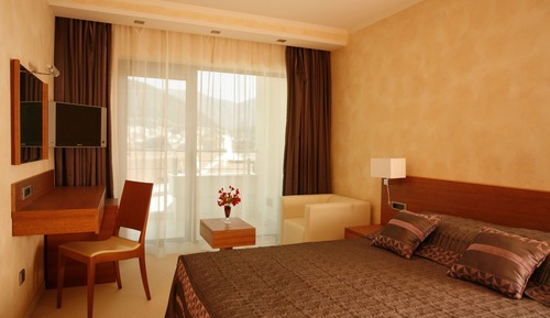 Familienzimmer, Balkon, Parkblick