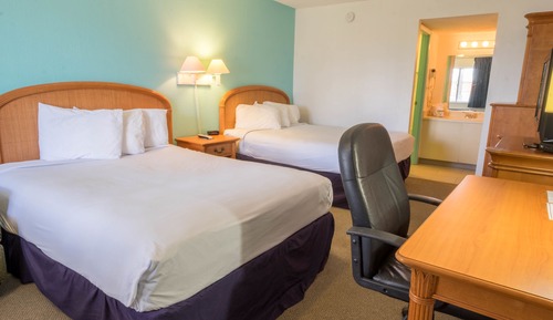 Suite, 2 Queen-Betten, Nichtraucher (Efficiency)