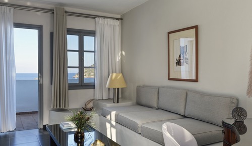 Superior Suite with Panoramic Sea View & Hot Tub