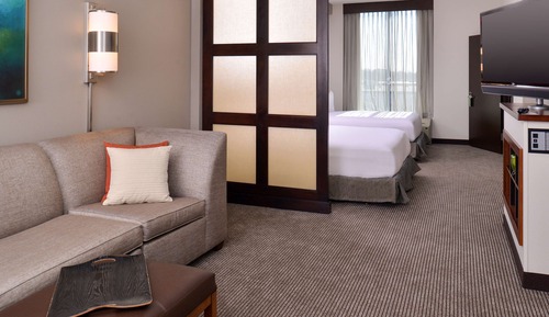 Zimmer, 2 Queen-Betten, barrierefrei, Badewanne