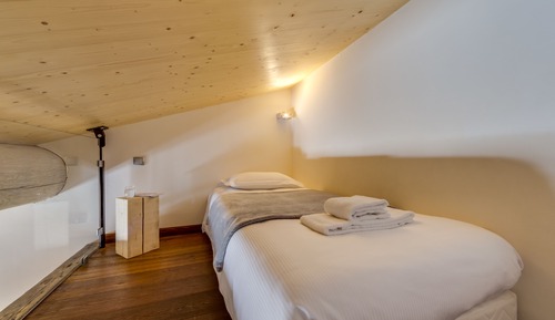 Dreibettzimmer, Zwischengeschoss