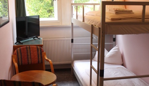 Standard-Vierbettzimmer, eigenes Bad