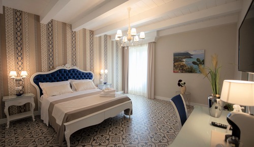 Deluxe-Dreibettzimmer