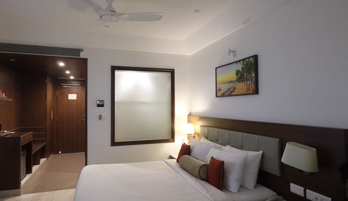 Deluxe-Doppelzimmer, Balkon, Poolblick