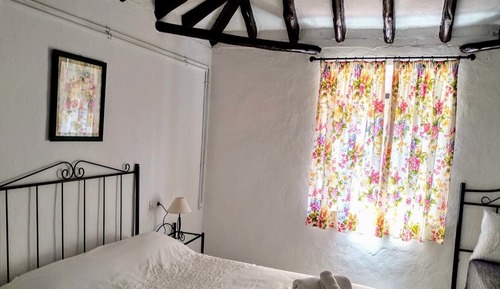 Basic-Dreibettzimmer, Gemeinschaftsbad