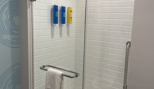 Zimmer, 1 King-Bett, barrierefrei (Hearing)