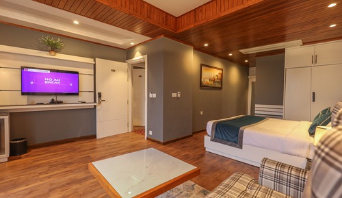 Superior-Doppelzimmer, 1 King-Bett, Nichtraucher, Talblick
