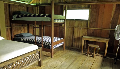 Basic-Ferienhütte, Flussblick