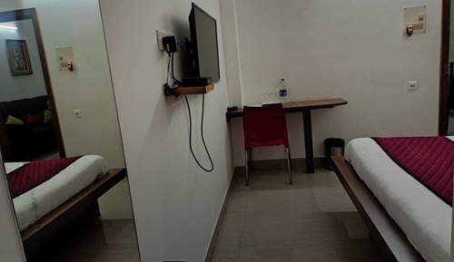 Economy-Doppelzimmer, 1 King-Bett