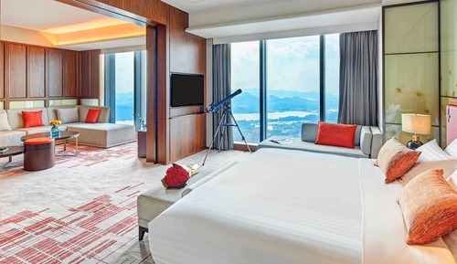 Deluxe-Suite, 1 King-Bett, Zutritt zur Club Lounge, Flussblick (High Floor)