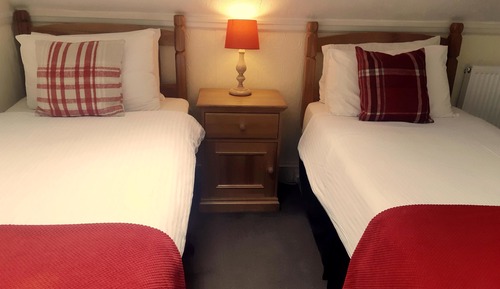 Standard-Zweibettzimmer, Gemeinschaftsbad