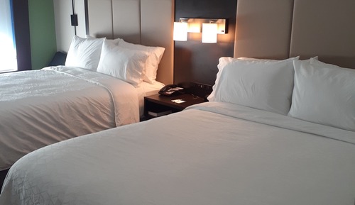 Standardzimmer, 2 Queen-Betten, barrierearme Badewanne (Communications)