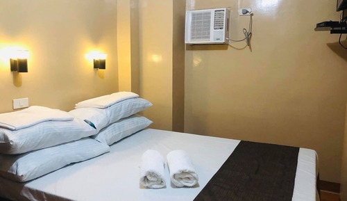 Zimmer, Balkon, Poolseite