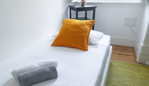 Dreibettzimmer, Gemeinschaftsbad