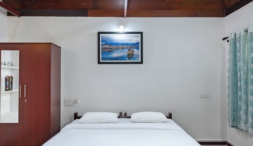 Premium-Zimmer, 1 Schlafzimmer, eigenes Bad, zum Garten hin