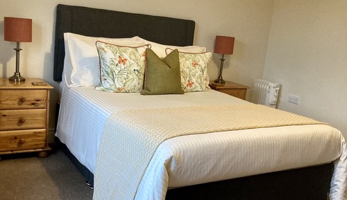 Doppelzimmer, eigenes Bad (Lamagan )