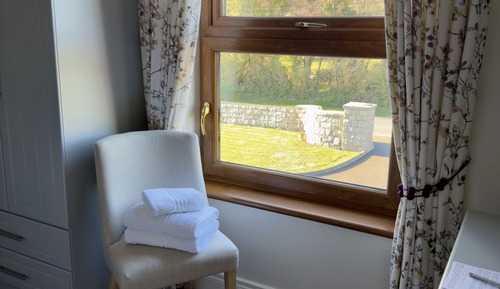 Doppelzimmer, mit Bad, Bergblick (Binnian)