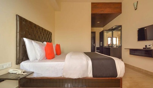 Doppelzimmer (With Balcony)