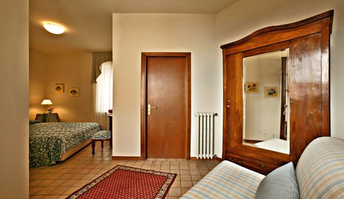Standard-Doppel- oder -Zweibettzimmer (11)