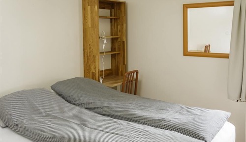 Zweibettzimmer, Gemeinschaftsbad