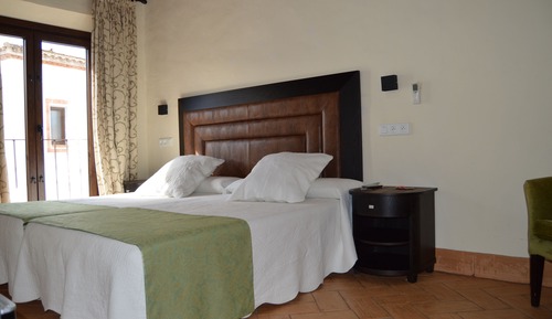 Basic-Doppel- oder -Zweibettzimmer