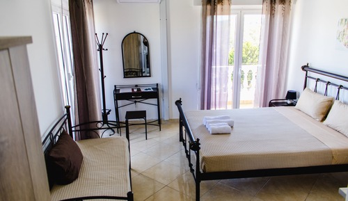 Doppelzimmer, Balkon (2 Adults + 1 Child)