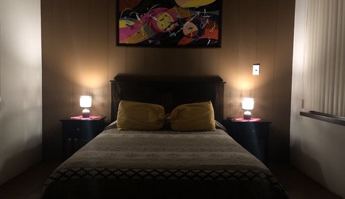 Basic-Doppel- oder -Zweibettzimmer