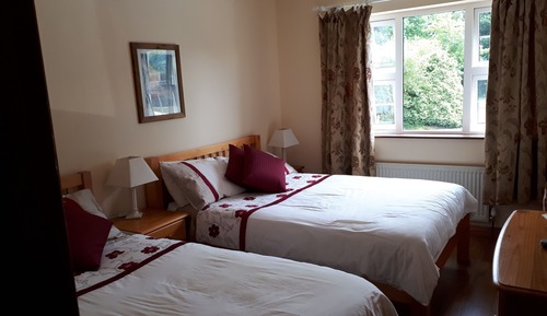 Dreibettzimmer, Gemeinschaftsbad