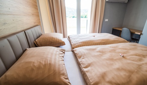 Deluxe-Doppel- oder -Zweibettzimmer (3)