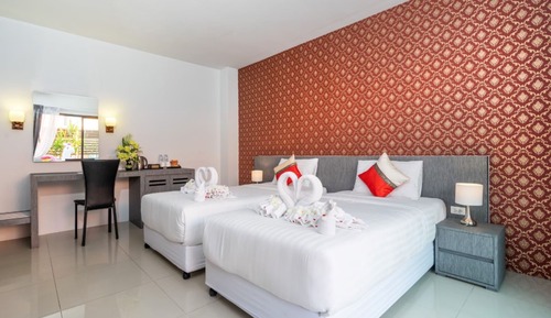 Deluxe Twin Room with Pool Access