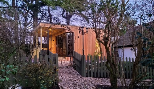 Superior-Doppel- oder -Zweibettzimmer, mit Bad, Gartenblick (Cedar Suite)