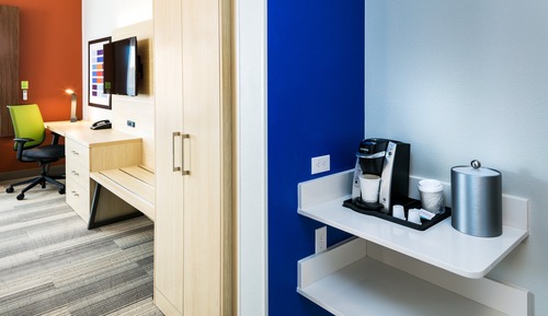 Standardzimmer, 1 King-Bett, barrierearm (Communications, Roll-In Shower)